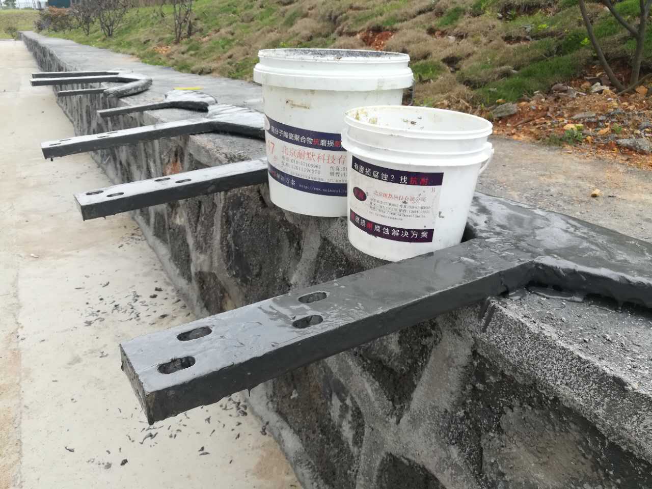 ͨ�^���~Ƭǰ������������ĥ䓰������L(f��ng)ɳ������